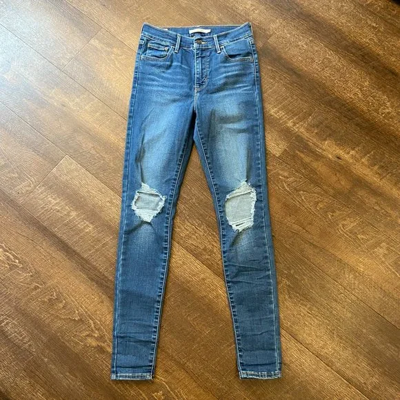 Levi’s - Picture 2 of 10